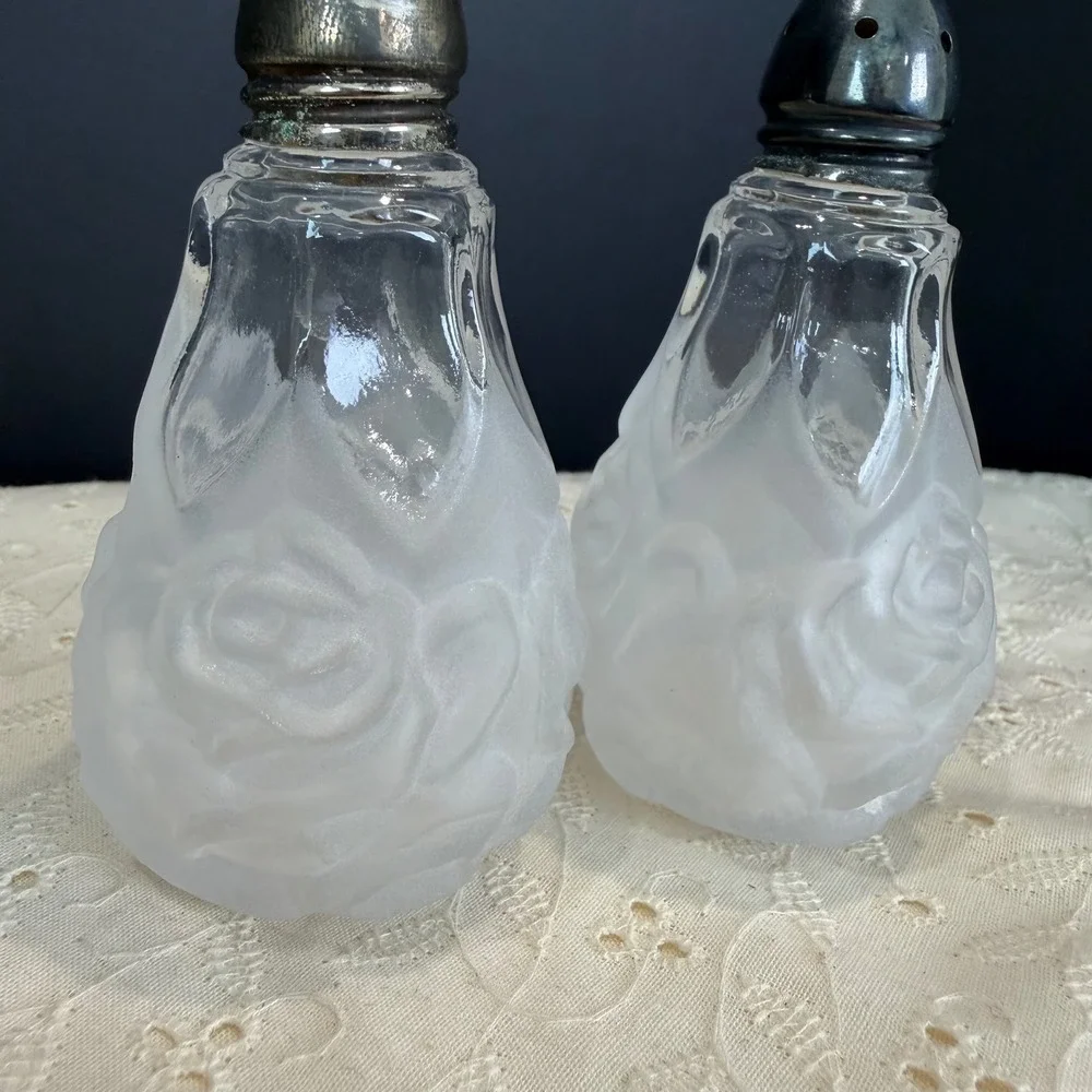 William Adams Frosted Rose Lead Crystal Salt & Pepper Shakers Vintage Glass Set‎